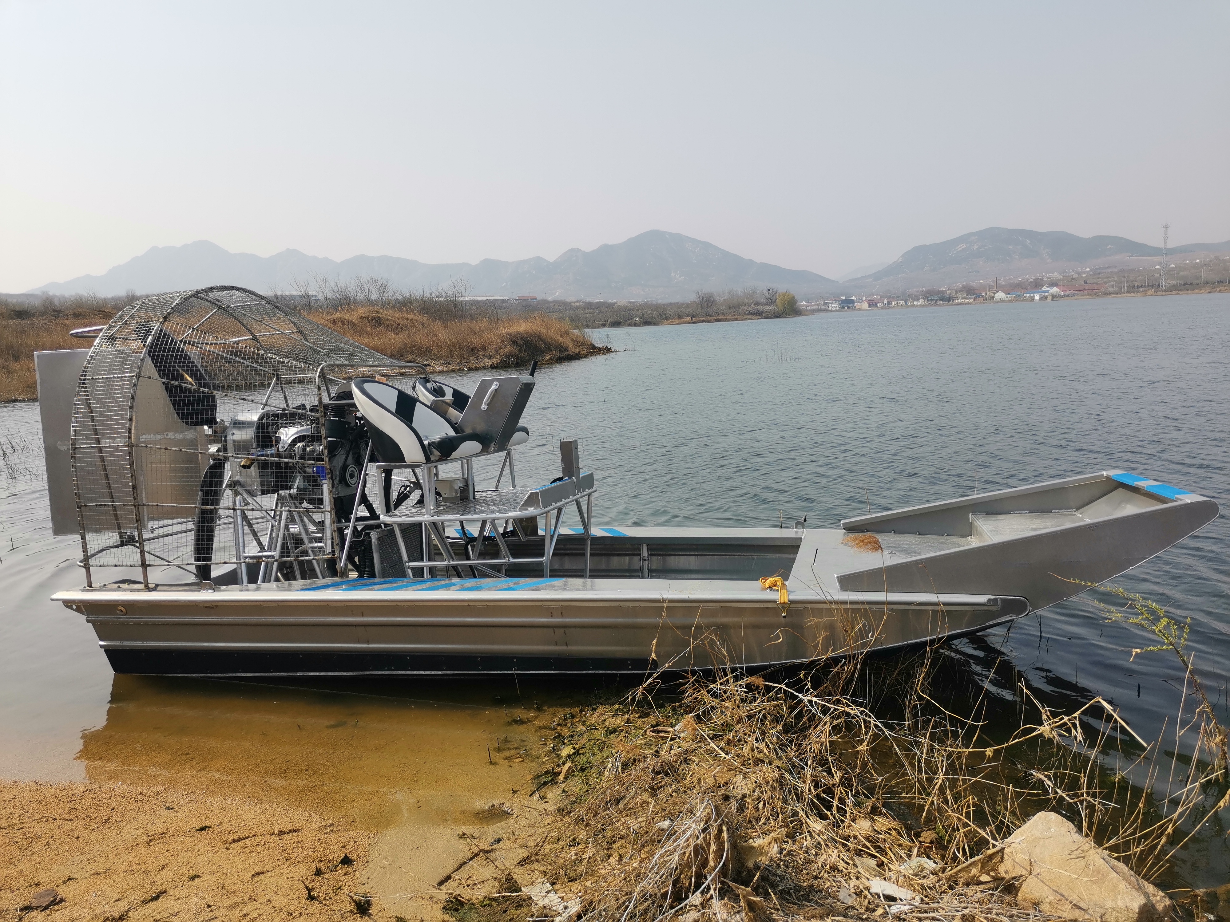 Bateaux en aluminium personnalisés