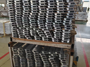 Profils extrudés en aluminium pour l'automobile