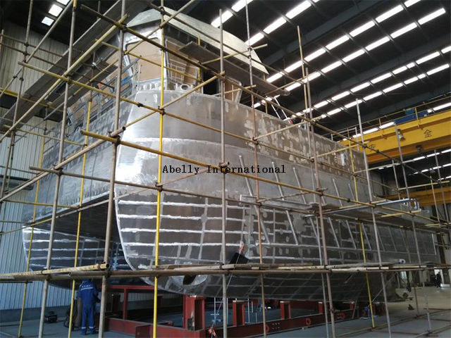 Bateau en aluminium sur mesure