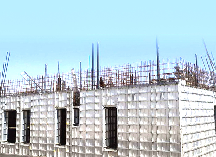 Abelly construit une passerelle en aluminium à Dubaï.